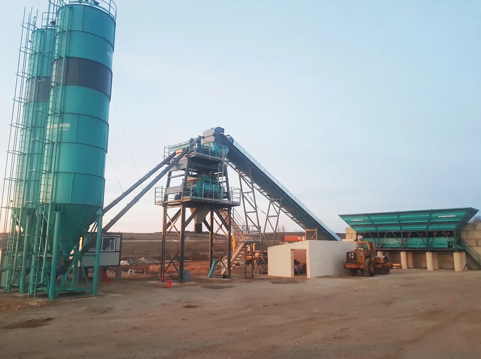 STATIONARY 100 / CONCRETE BATCHING PLANT — France kurulum referansı