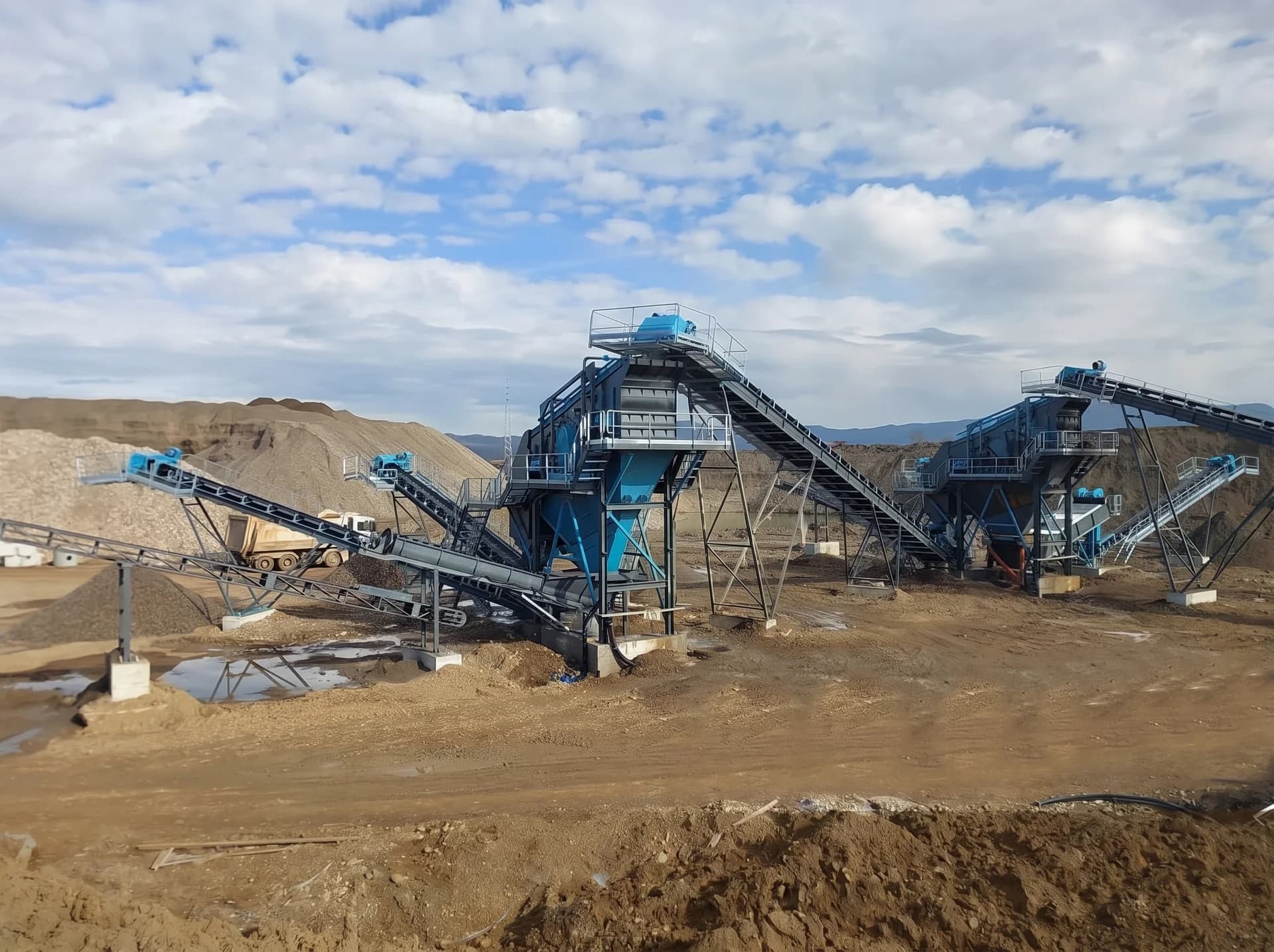 CUSTOM DESIGN SCREENING AND WASHING PLANT — Serbia kurulum referansı