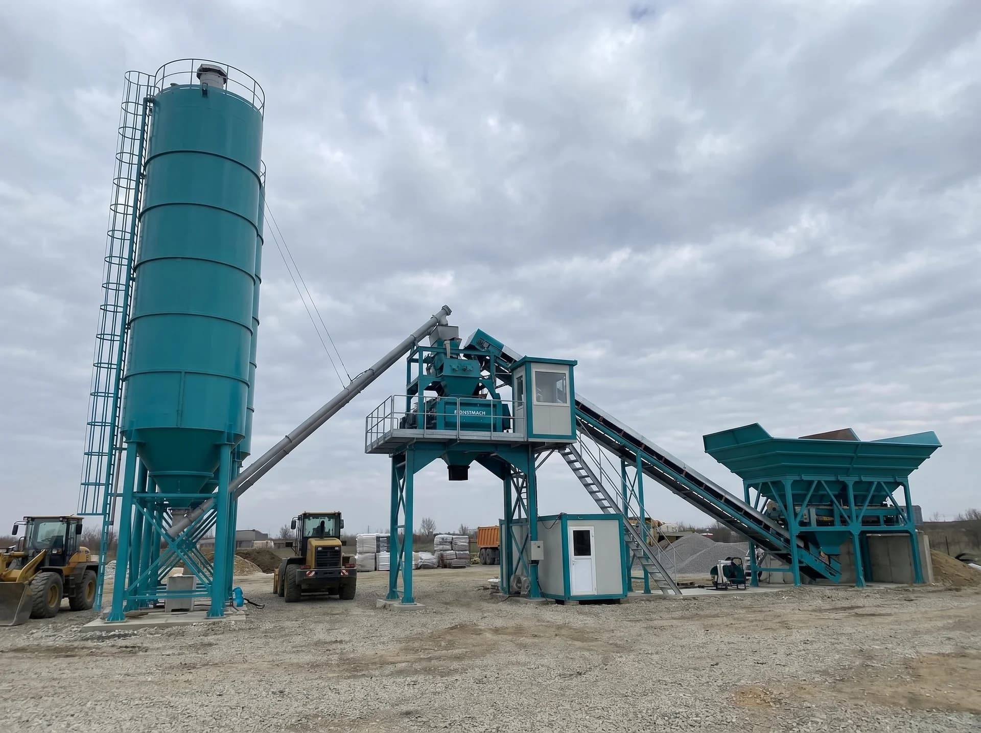MOBILE 100 / CONCRETE BATCHING PLANT — Serbia kurulum referansı