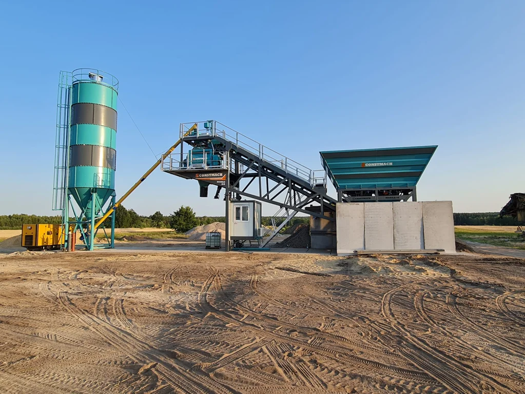 Constmach Mobile 60 Concrete Plant Delivers Fast Production in Poland
