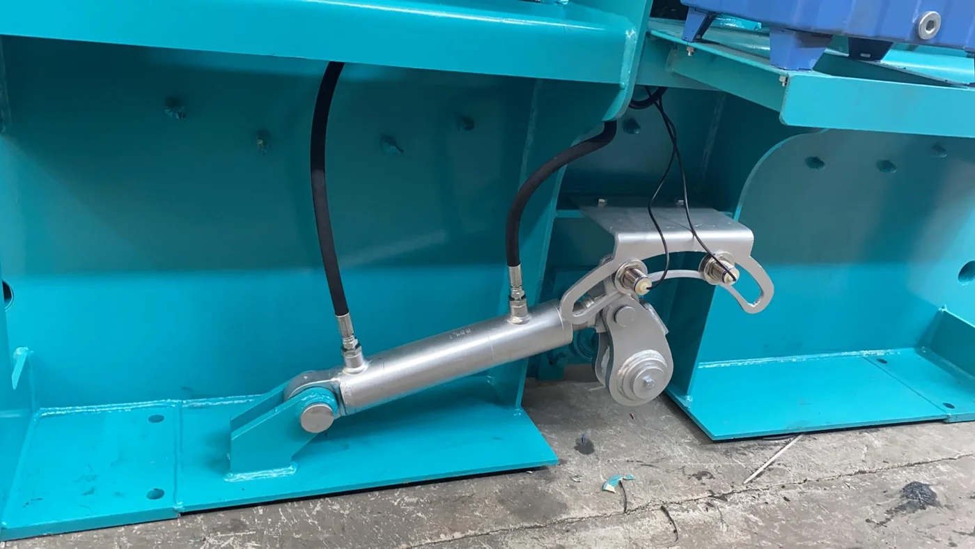 CTS - 3 | Twin Shaft Concrete Mixer — image 12